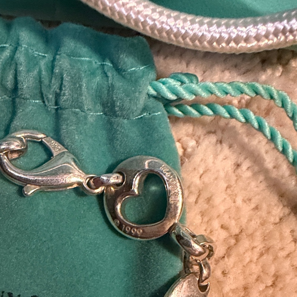 New Authentic Vinatge RARE Tiffany & Co. Silver Open Heart Bracelet 925 1999 - Picture 3 of 4